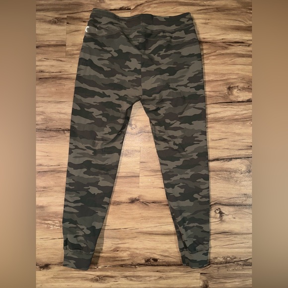 Zyia Active Green Camo Unwind Joggers Women’s Size Small Drawstring - Picture 6 of 8